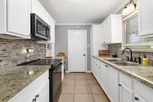 1845 King Arthur Ct, Pinehurst, TX 77630 - Photo 13