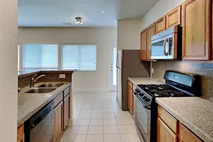 804 Lightningbug Ln, Conroe, TX 77301 - Photo 3