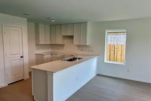 216 Amy St, Angleton, TX 77515 - Photo 5