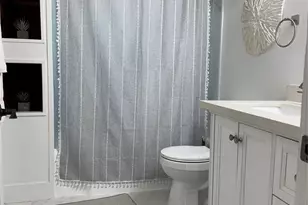 5018 Ave R 1/2 Unit 1 2 4 5, Galveston, TX 77551 - Photo 9