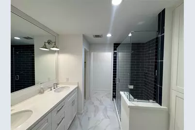 2601 S Broadway Street #9, La Porte, TX 77571 - Photo 11