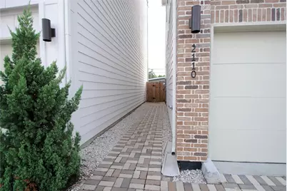 2110 Bello Amanecer Lane, Houston, TX 77055 - Photo 3