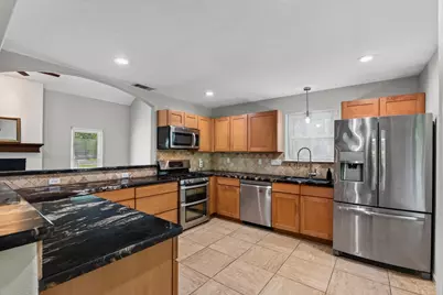 1 N Birchcane Court, The Woodlands, TX 77381 - Photo 15