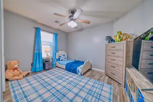1211 Quarterhorse Dr, Alvin, TX 77511 - Photo 11