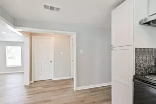 1428 E 36th St, Houston, TX 77022 - Photo 9