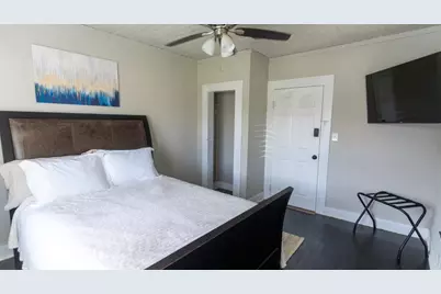 201 Carol Street, West Orange, TX 77630 - Photo 9