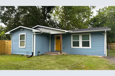 227 Kansas Street, Bacliff, TX 77518 - Photo 1