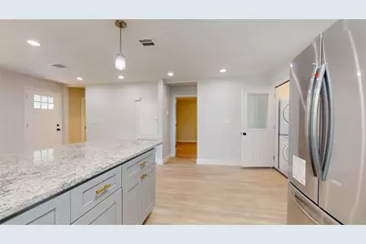 227 Kansas Street, Bacliff, TX 77518 - Photo 15