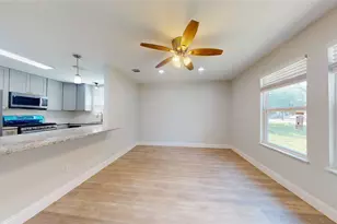 227 Kansas St, Bacliff, TX 77518 - Photo 7