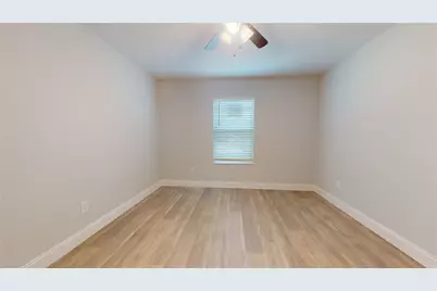227 Kansas Street, Bacliff, TX 77518 - Photo 19