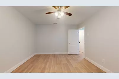 227 Kansas Street, Bacliff, TX 77518 - Photo 21