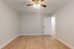 227 Kansas St, Bacliff, TX 77518 - Photo 21