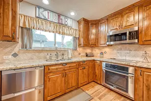 10107 Hollow Canyon Dr, Sugar Land, TX 77498 - Photo 7