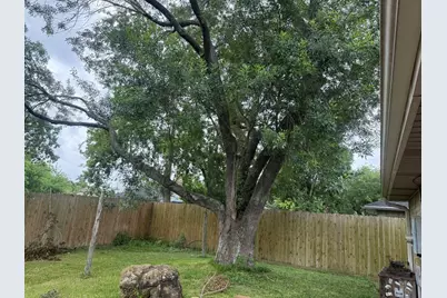 10107 Hollow Canyon Drive, Sugar Land, TX 77498 - Photo 13