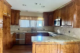 10107 Hollow Canyon Dr, Sugar Land, TX 77498 - Photo 5