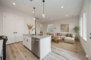 6107 De Campo St, Houston, TX 77091 - Photo 3