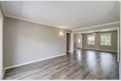 9410 Highmeadow Drive, Houston, TX 77063 - Photo 11