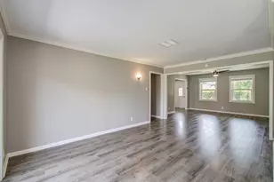 9410 Highmeadow Dr, Houston, TX 77063 - Photo 11