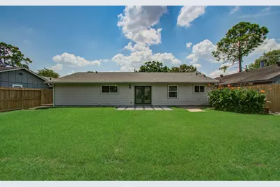 9410 Highmeadow Drive, Houston, TX 77063 - Photo 31