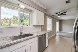 9410 Highmeadow Dr, Houston, TX 77063 - Photo 17