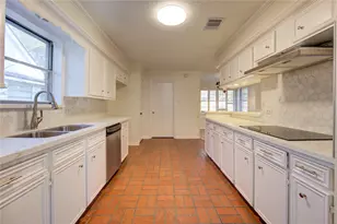 5810 Boyce Springs Dr, Houston, TX 77066 - Photo 5