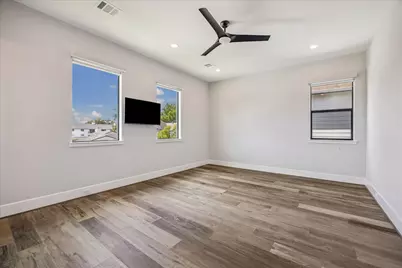 4532 Mimosa Drive, Bellaire, TX 77401 - Photo 37