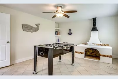 2222 73rd Street, Galveston, TX 77551 - Photo 9