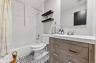 939 Colorado St, Houston, TX 77007 - Photo 13