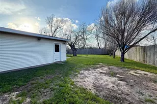 106 S Magnolia St, Lake Jackson, TX 77566 - Photo 15