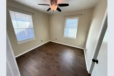 106 S Magnolia Street, Lake Jackson, TX 77566 - Photo 9