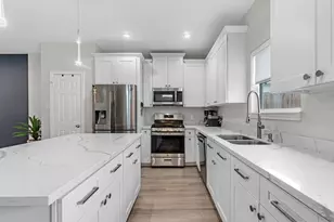 8407 James Franklin St, Houston, TX 77088 - Photo 7