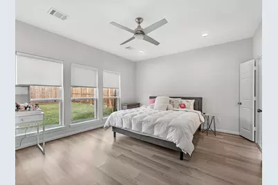8407 James Franklin Street, Houston, TX 77088 - Photo 9