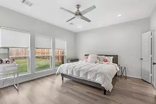 8407 James Franklin St, Houston, TX 77088 - Photo 9
