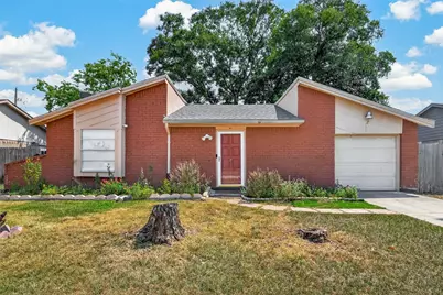 10706 Thorncliff Drive, Humble, TX 77396 - Photo 1