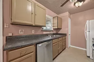 10706 Thorncliff Dr, Humble, TX 77396 - Photo 11
