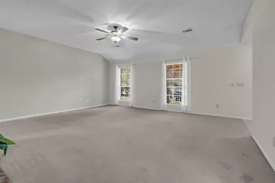 10 Treadwell Place, The Woodlands, TX 77381 - Photo 5