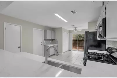 10 Treadwell Place, The Woodlands, TX 77381 - Photo 21