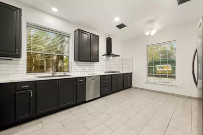 34 Firethorn Place, The Woodlands, TX 77382 - Photo 9