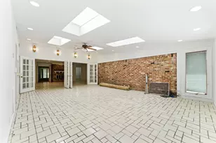 5443 Queensloch Dr, Houston, TX 77096 - Photo 5