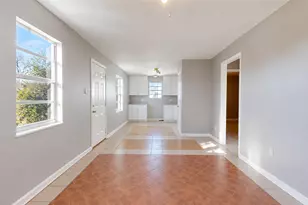 8402 Berwyn Dr, Houston, TX 77037 - Photo 9