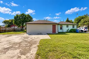 8402 Berwyn Dr, Houston, TX 77037 - Photo 29
