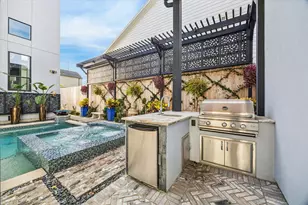 1913 Du Barry Ln, Houston, TX 77018 - Photo 7