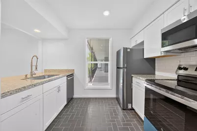 3300 Yorktown Street #16, Houston, TX 77056 - Photo 9