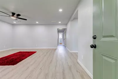 218 S Nugent Street, La Porte, TX 77571 - Photo 13
