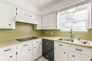 6915 Chancellor Dr, Spring, TX 77379 - Photo 13