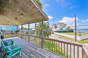 10304 Cloud Ln, Galveston, TX 77554 - Photo 29