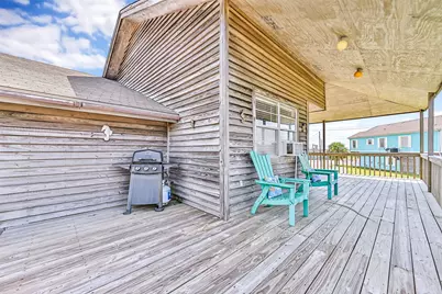 10304 Cloud Lane, Galveston, TX 77554 - Photo 9