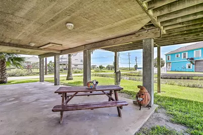 10304 Cloud Lane, Galveston, TX 77554 - Photo 37