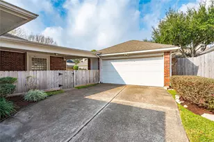 1615 Evergreen Ln, Seabrook, TX 77586 - Photo 5