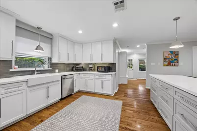 5638 Piping Rock Lane, Houston, TX 77056 - Photo 15
